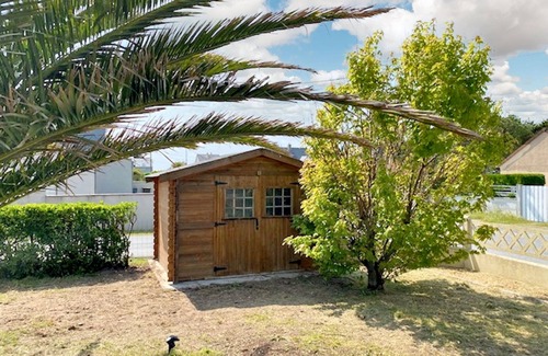 Denneville House | Homerez - Family House with Garden