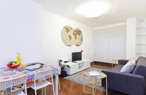 Valencia City Centre Apartment | Homerez - Flat in Valencia - parking