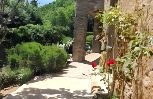 Saint-Julien-de-la-Nef House | Homerez - House in Saint-Julien