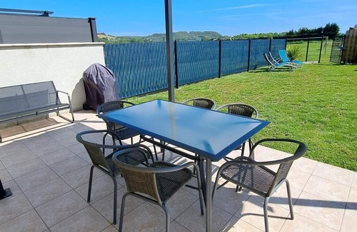 Saint-Pierre-de-Clairac House | Homerez - House for 7 ppl. with swimming-pool at Saint-Pierre-de-Clairac