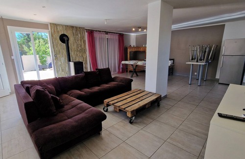 Saint-Privat-des-Vieux Villa | Homerez - Villa in Saint-Privat-des-Vieux