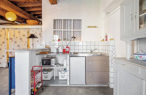 Villeneuve-les-Avignon Apartment | Homerez - Charming Studio in Villeneuve, 45m², balcony
