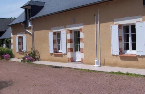 La Chapelle-aux-Choux House | Homerez - House in La Chapelle-aux-Choux