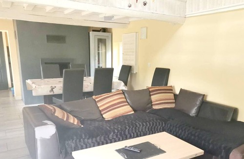 Saint-Germain-d'Aunay House | Homerez - House for 6 ppl. with jacuzzi, spa and garden at Saint-Germain-d'Aunay