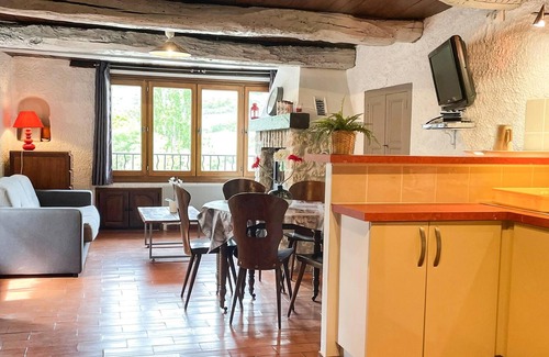 La Roche-sur-le-Buis House | Homerez - House for 6 ppl. with shared pool and terrace at La Roche-sur-le-Buis
