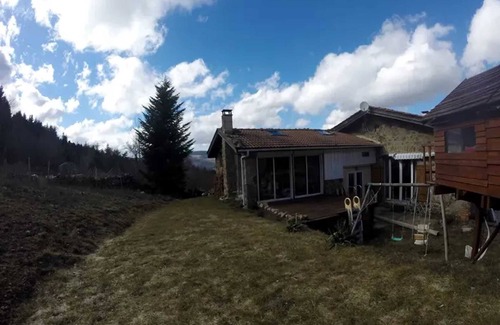 Saint-Sauveur-en-Rue House | Homerez - House in Saint-Sauveur-en-Rue
