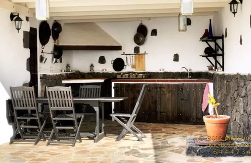 Tajaste House | Homerez - House 8 km away from the beach for 6 ppl. with swimming-pool at Tinajo