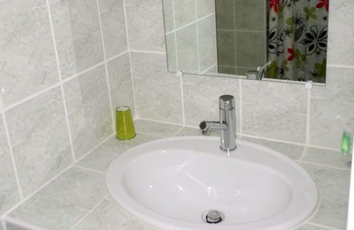 Thenac House | Homerez - House for 13 ppl. with swimming-pool, jacuzzi and garden at Thénac