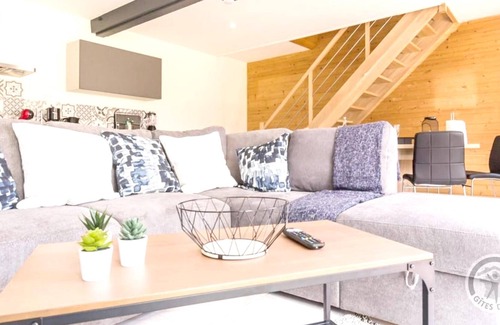 Pontorson House | Homerez - House for 6 ppl. with shared pool, garden and terrace at Pontorson