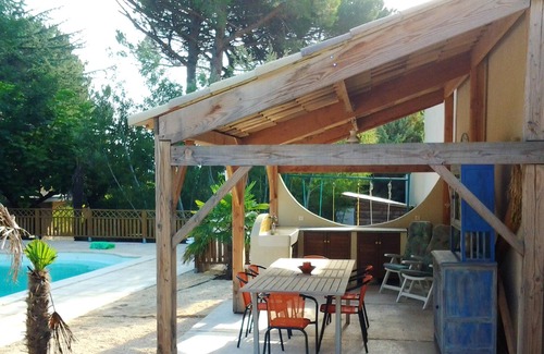 Bagnols-sur-Ceze House | Homerez - House for 15 ppl. with swimming-pool and garden at Bagnols-sur-Cèze