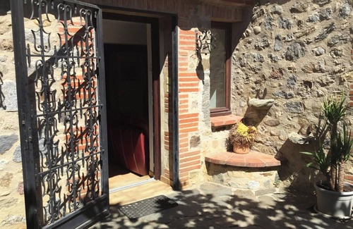 Ceret House | Homerez - House in Céret with garden