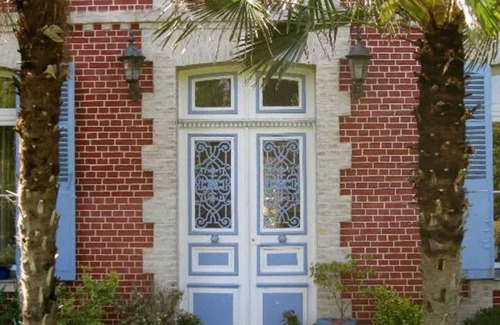 Wimbledon House | Homerez - House in Chavenay with terrace