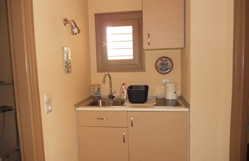 Syros House | Homerez - House in Chrousa, sea view