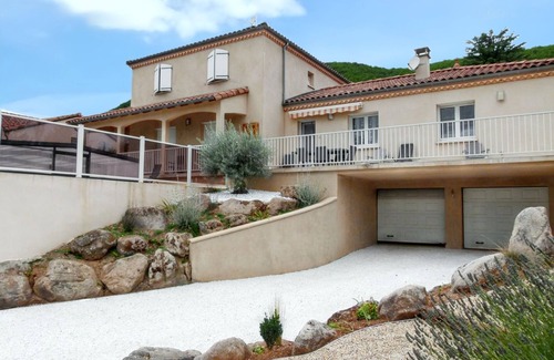 Nant House | Homerez - House in Nant with pool
