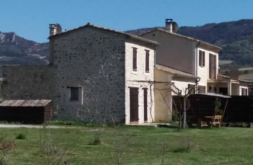 Sainte-Jalle House | Homerez - House in Sainte-Jalle