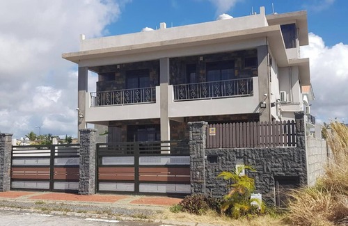 Mahebourg House | Homerez - House Mahebourg sea view