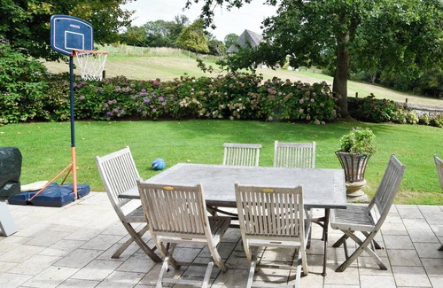 Gonneville-sur-Mer Villa | Homerez - Luxurious Villa in Gonneville-sur-Mer