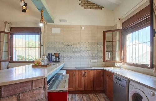 Prado del Rey Villa | Homerez - Luxurious Villa in Prado del Rey with Private Pool