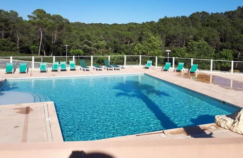 La Bouverie Apartment | Homerez - Nice appartement 6 km away from the beach for 6 ppl. with shared pool