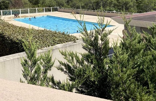 La Bouverie Apartment | Homerez - Nice appartement 6 km away from the beach for 6 ppl. with shared pool