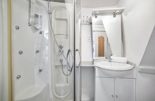 5th Arrondissement Apartment | Homerez - Nice appartement for 2 ppl. with terrace at Lyon