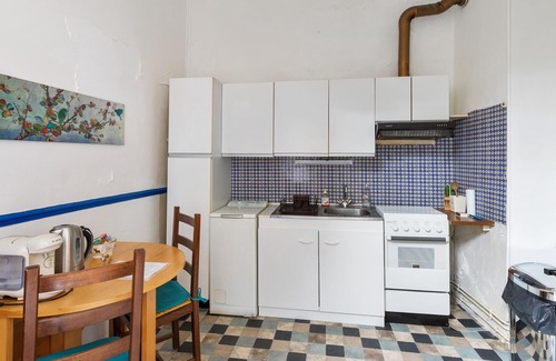 Sens Apartment | Homerez - Nice appartement for 2 ppl. with garden at Sens