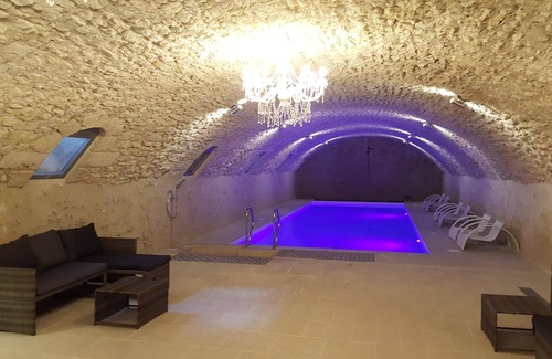 Vernou-sur-Brenne Apartment | Homerez - Nice appartement for 6 ppl. with shared pool at Vernou-sur-Brenne