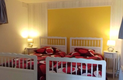 Tredaniel House | Homerez - Nice house for 4 ppl. with garden and terrace at Trédaniel