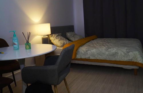 Les Noyers Apartment | Homerez - Nice studio for 2 ppl. at Pontoise