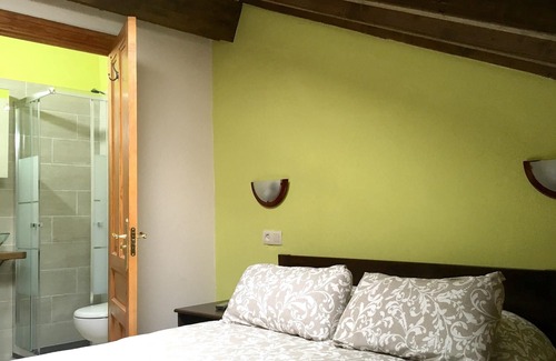 Onis House | Homerez - Spacious house for 8 ppl. with terrace at Picos de Europa