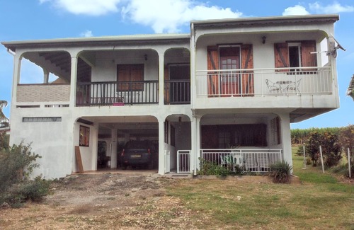 Petit-Canal Apartment | Homerez - Spacious Apartment in Petit Canal - 65 m² - Garden View