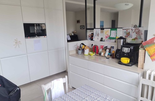 Chatou Apartment | Homerez - Spacious apartment near Chatou with fenced garden