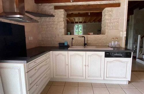 Tour Chabot Gavacherie House | Homerez - Spacious family house in Niort with garden