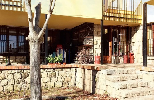 Navaluenga House | Homerez - Spacious house in Navaluenga with lake view