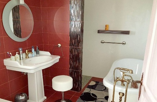 Albi House | Homerez - Spacious house for 8 ppl. with terrace and balcony at Albi