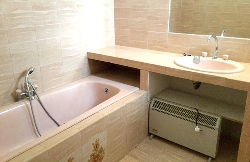 Brissac House | Homerez - Spacious house for 5 ppl. with garden and terrace at Brissac
