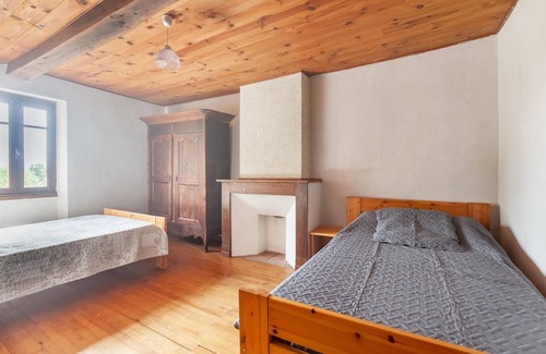 Puycelci House | Homerez - Spacious house for 6 ppl. at Puycelsi