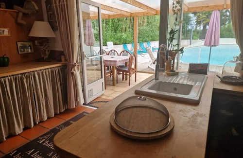 Beganne Villa | Homerez - Spacious Villa with Private Pool in Béganne