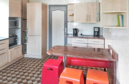Briare Villa | Homerez - Spacious Villa in Briare with Private Pool and Activities