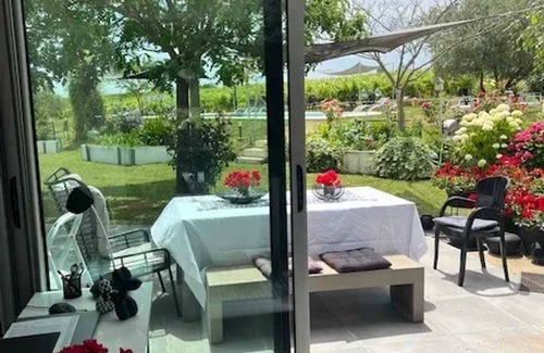 Sainte-Croix-Du-Mont Villa | Homerez - Villa amid the vineyards