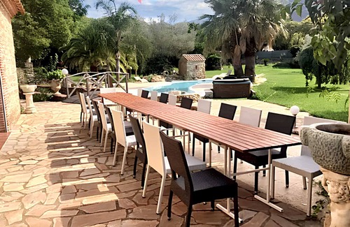 Laroque-des-Alberes Villa | Homerez - Villa in Laroque-des-Albères.