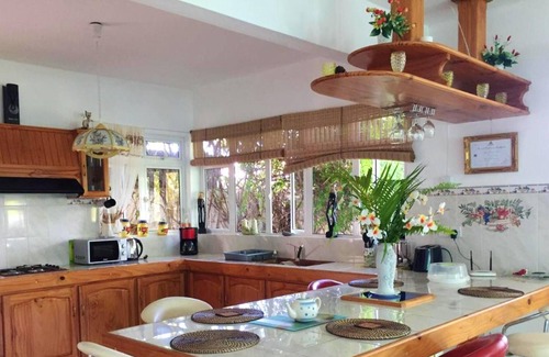 La Gaulette Villa | Homerez - Villa 6 km away from the beach with swimming-pool, jacuzzi and garden