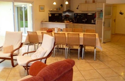 Saint-Nic Villa | Homerez - Villa for 12 ppl. with swimming-pool, jacuzzi and garden at Saint-Nic