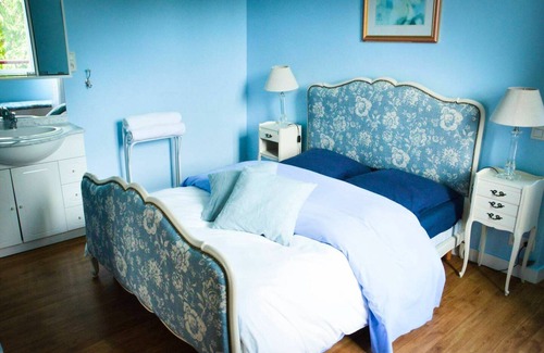 Langoelan Villa | Homerez - Villa for 18 ppl. with swimming-pool, garden and terrace at Langoëlan