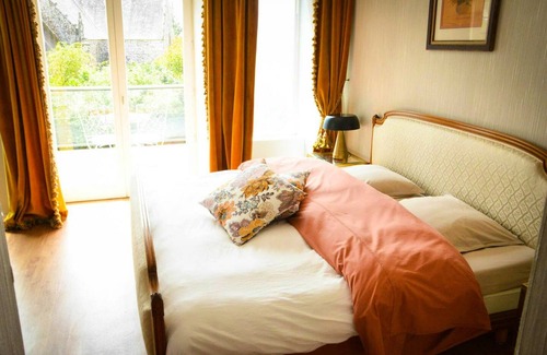 Langoelan Villa | Homerez - Villa for 18 ppl. with swimming-pool, garden and terrace at Langoëlan