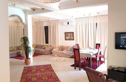 Tamansourt Villa | Homerez - Villa for 6 ppl. with swimming-pool, garden and terrace at Marrakech