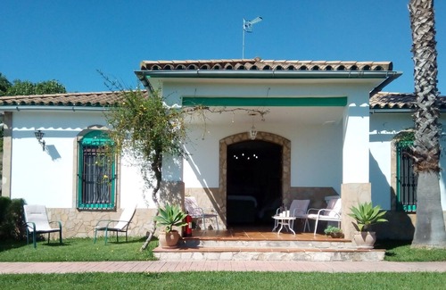 Prado del Rey Villa | Homerez - Villa for 10 pers. with swimming pool, garden and terrace in Prado del Rey