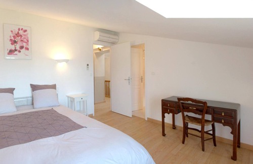Ventenac-Cabardes Villa | Homerez - Villa for 6 ppl. with swimming-pool and jacuzzi at Ventenac-Cabardès