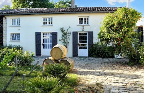 Arsac Villa | Homerez - Villa in Arsac with pool