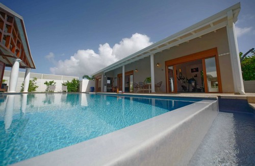 Le Lamentin Villa | Homerez - Villa in Le Lamentin